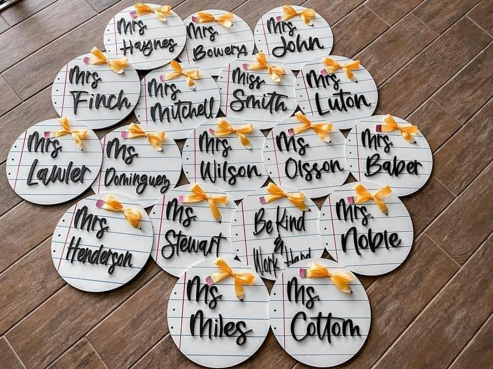Custom 11.5” 3D Notebook Rounds – Personalized Teacher Name Sign