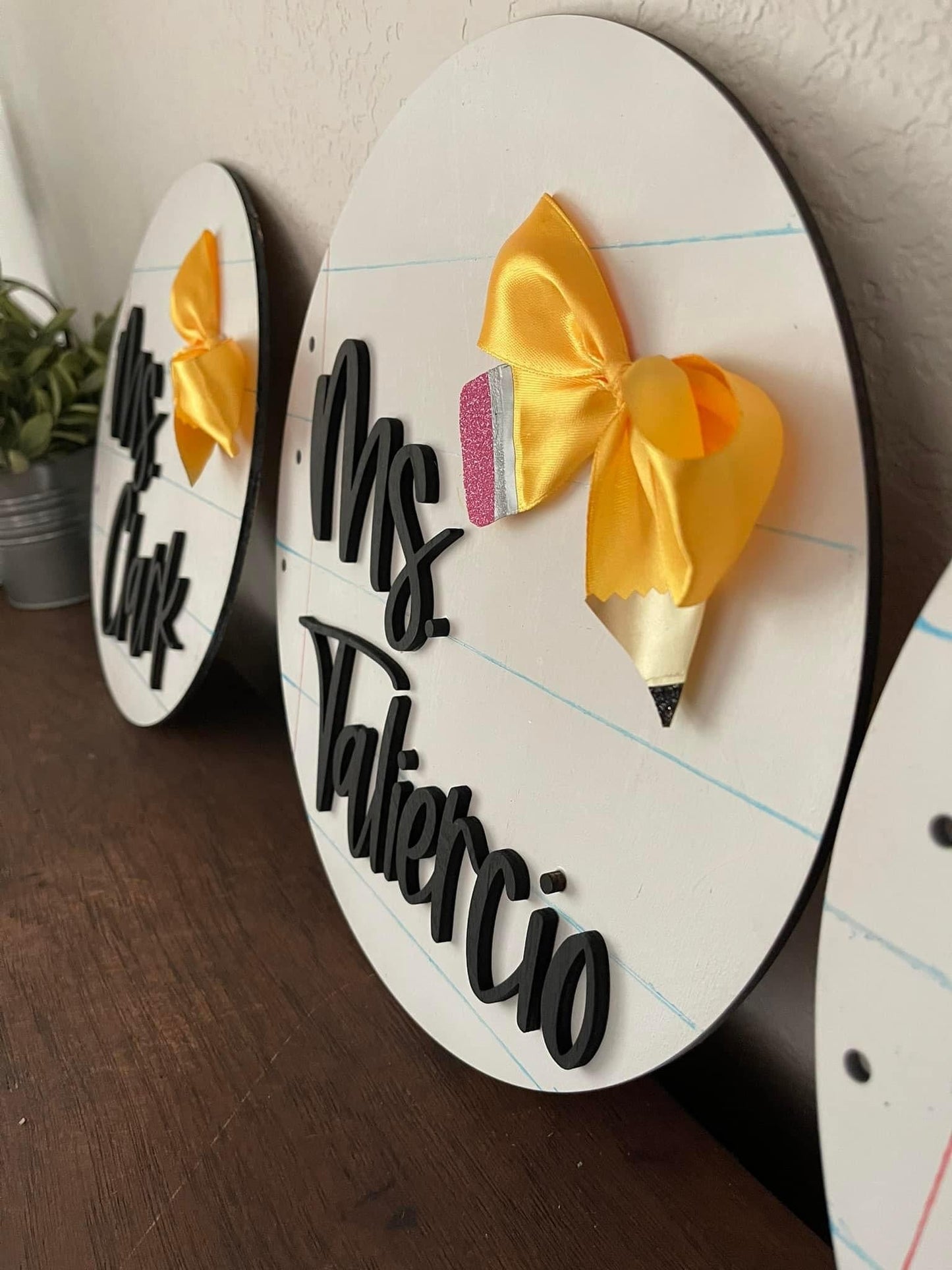 Custom 11.5” 3D Notebook Rounds – Personalized Teacher Name Sign