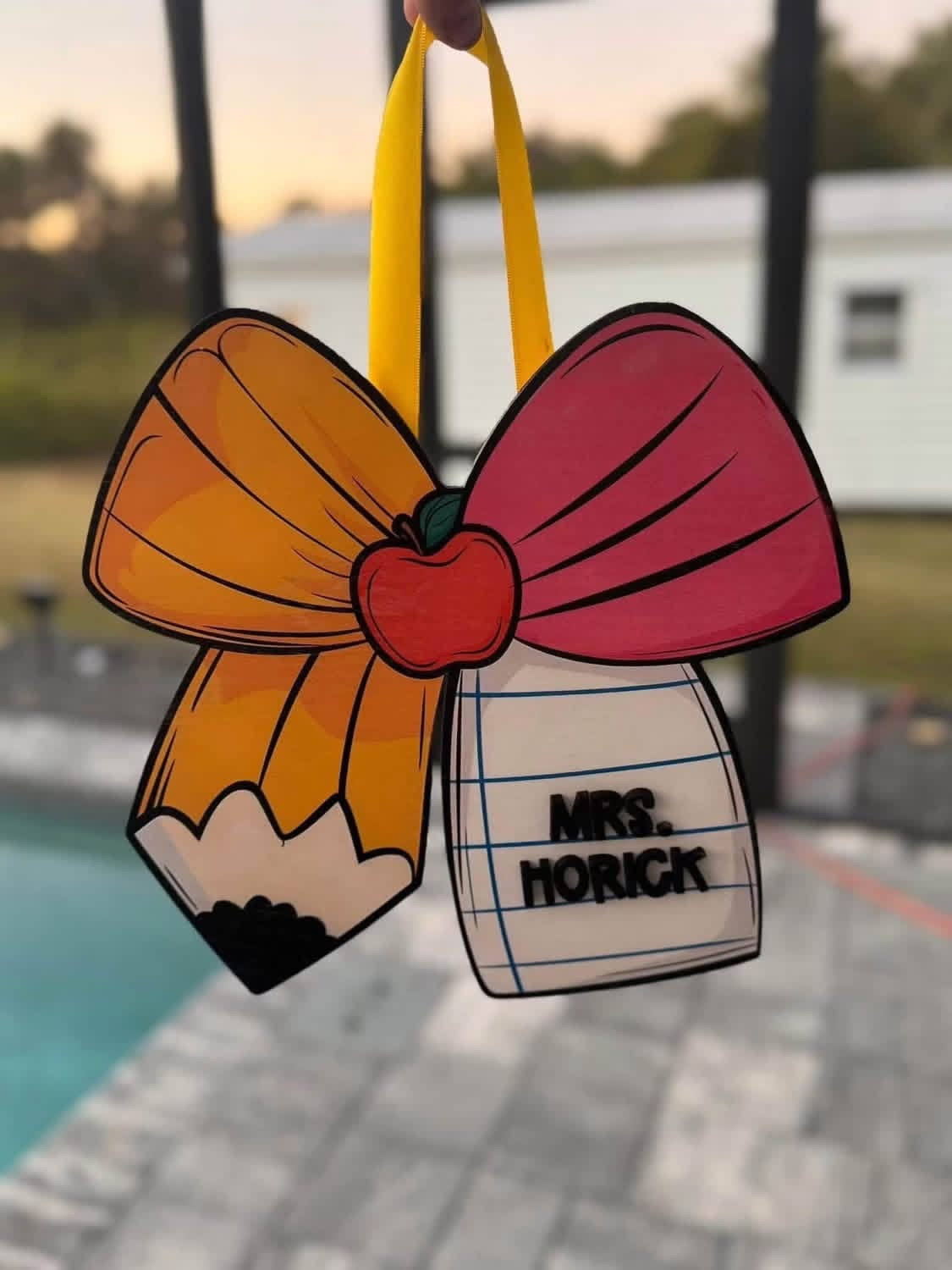 Apple Pencil bow